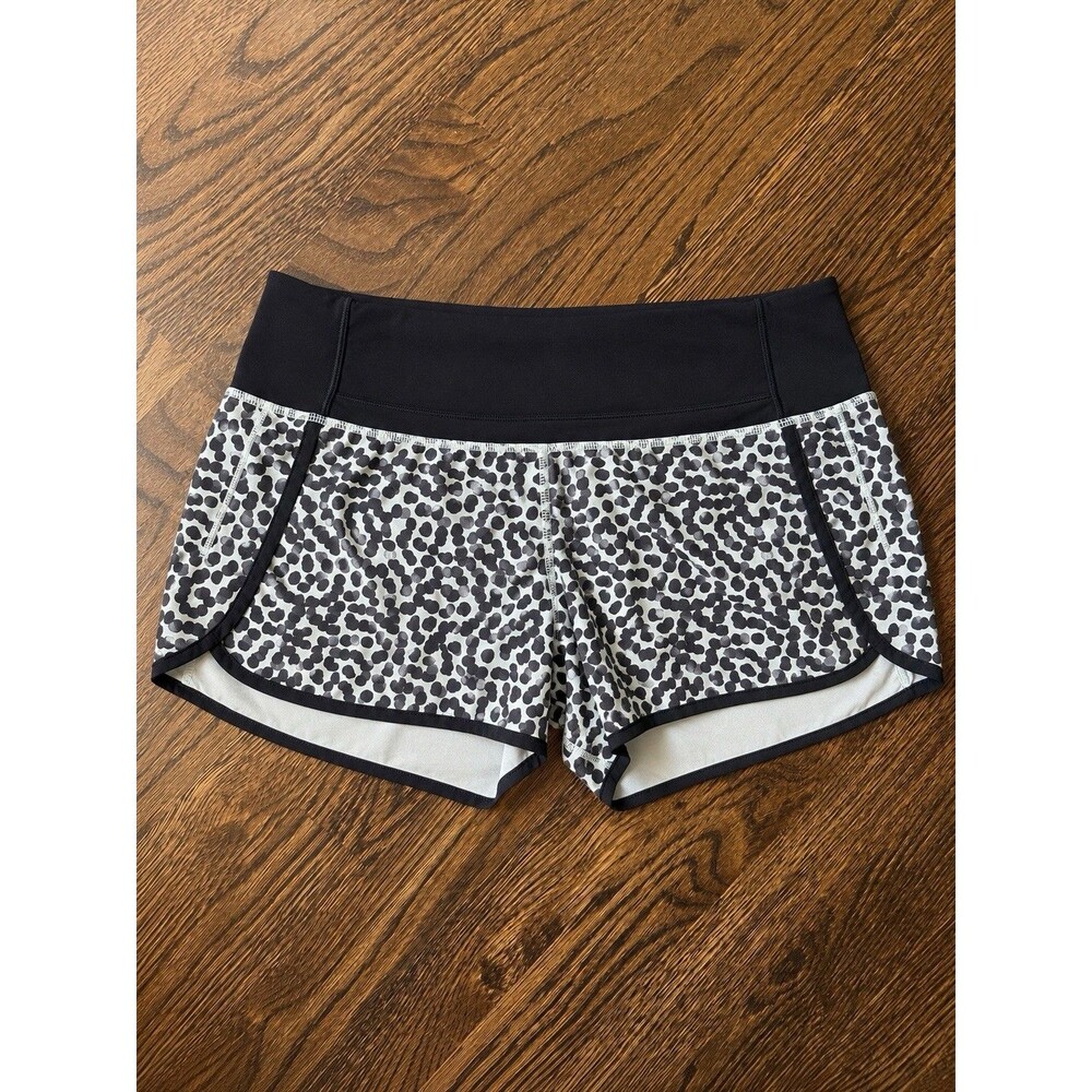 lululemon athletica Women’s Run Time Shorts Animal Print Zip Pocket 2.5" - Picture 2 of 5